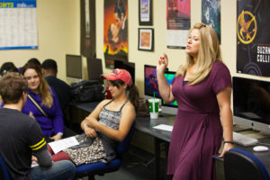 Assistant Professor of Art Heather Logsdon Leads Class in the Mac Lab (1)