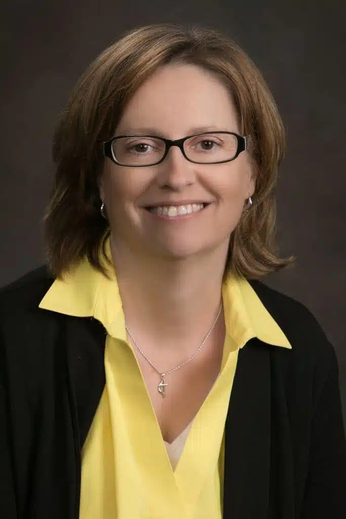 Danielle Woodward headshot