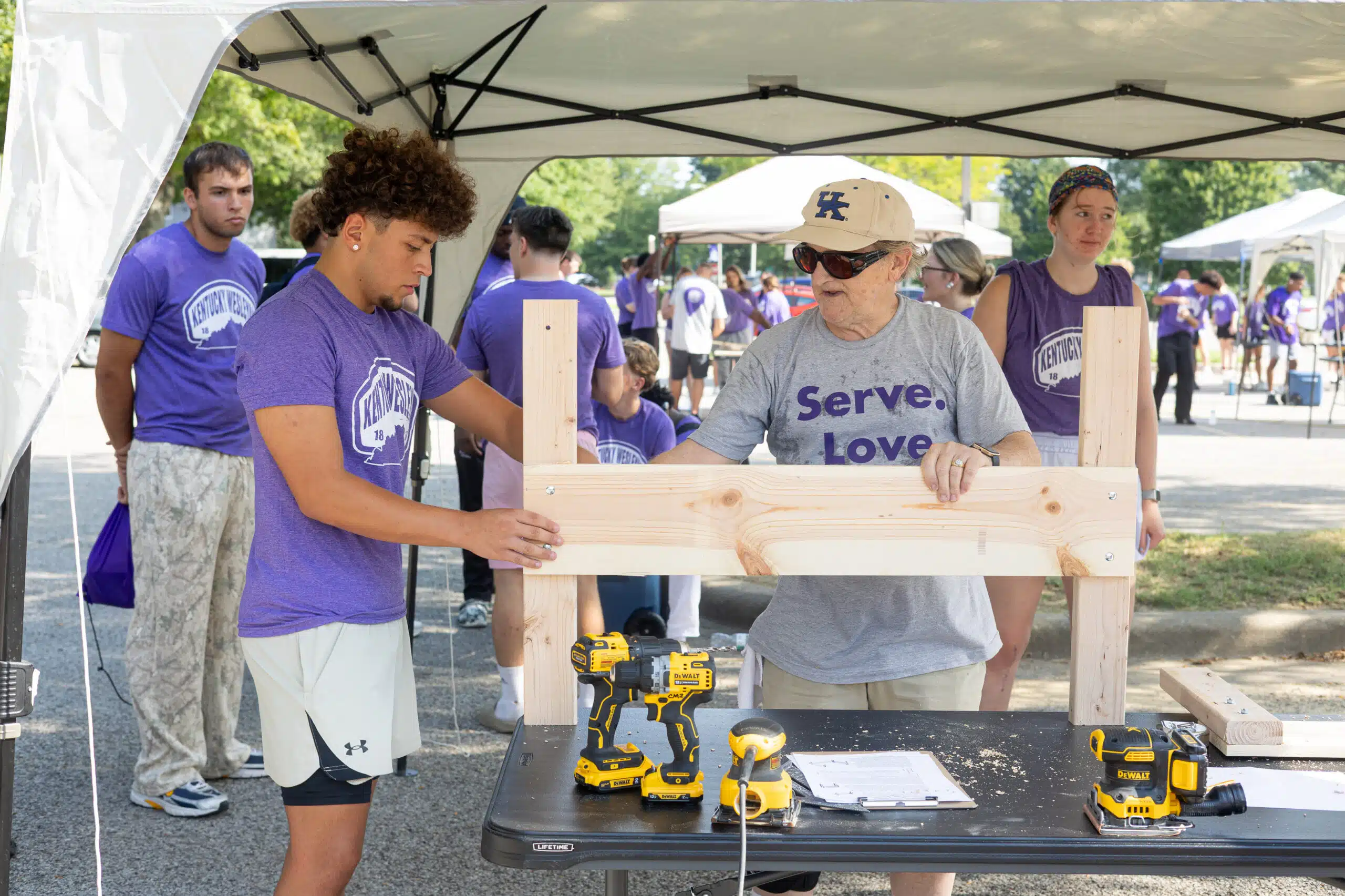 Panthers Volunteer to Build Beds for Owensboro Families